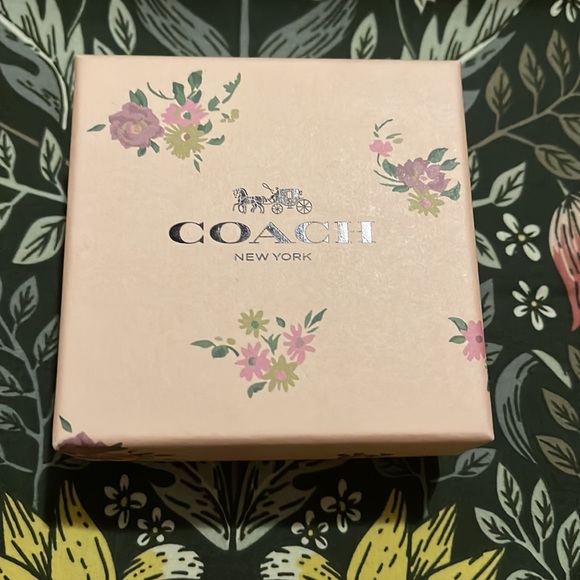 🎀 Adorable Coach Necklace 🎀 - Picture 3 of 3